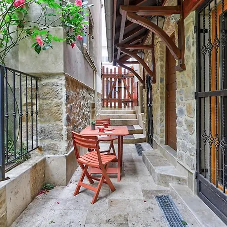 Apartment Le Romantique I Hypercentre I Cocon & Republique Dijon